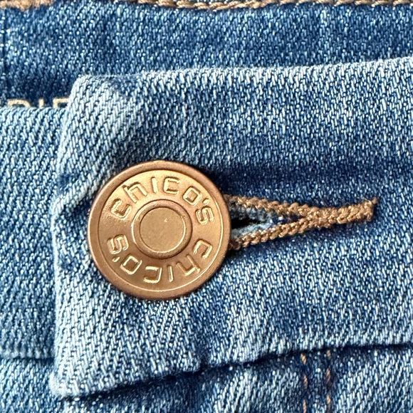 Chicos Women's girlfriend slim ankle jeans with Black beaded Fringe Hem - size 0 - Picture 4 of 7